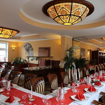 Chau-Asiatisches-Restaurant Und Pension Rudersdorf Exterior photo